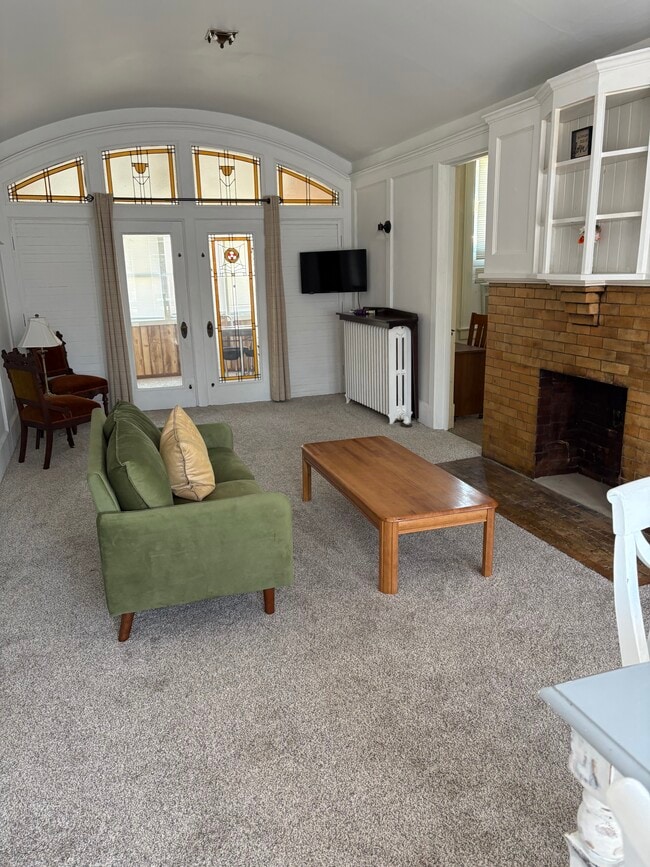 Photo - 589 E Losey St