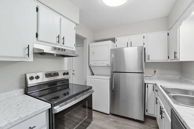 Photo - 812 Villa Park Ct