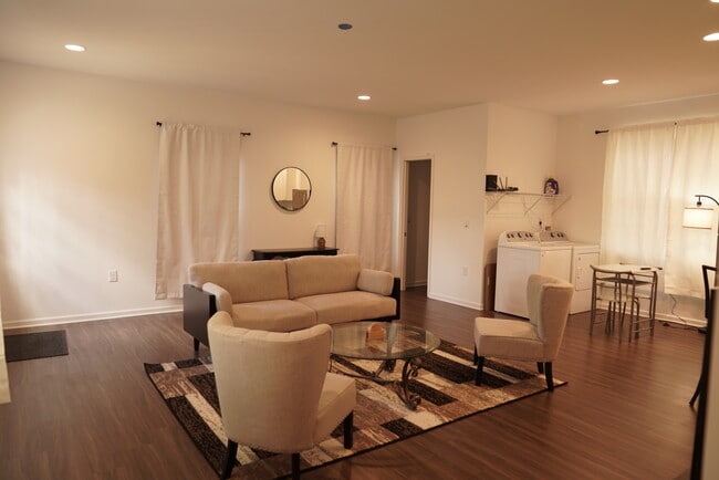 Photo - 3100 Dogwood Dr