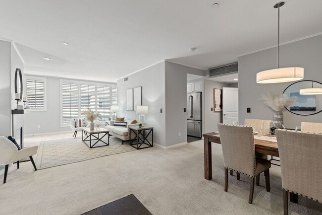 2 Primary Suites – Condo at Paseo Plaza in... - 2 Primary Suites – Condo at Paseo Plaza in... Unit 401