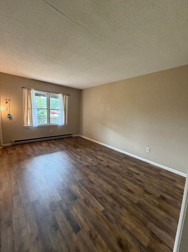 Photo - 220 Adams Ln Unit 220