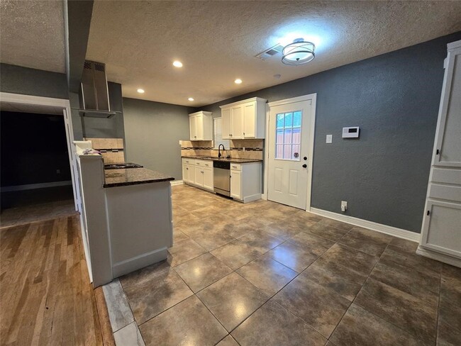 Photo - 3309 Sunbeam St