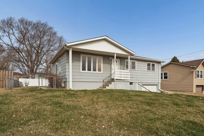 Photo - Charming 3-bedroom, 1-bath home conveniently located in the LaVista area