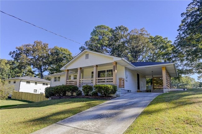 Photo - 2325 Elmwood Cir SE