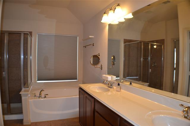 Photo - 1466 Cambridge Dr