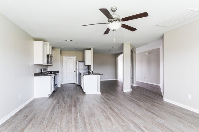 Photo - 25213 Dickens Dr