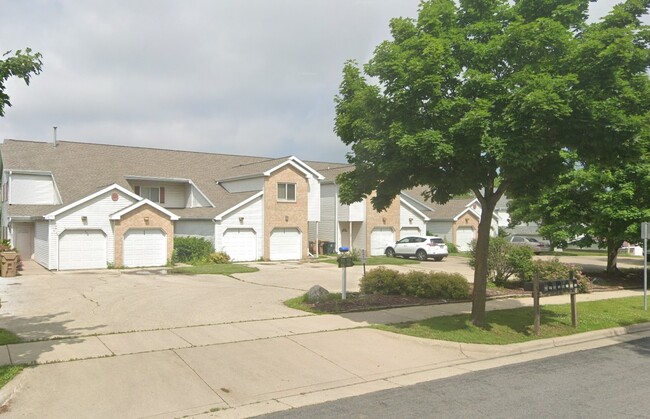 Photo - 934 Rockefeller Ln