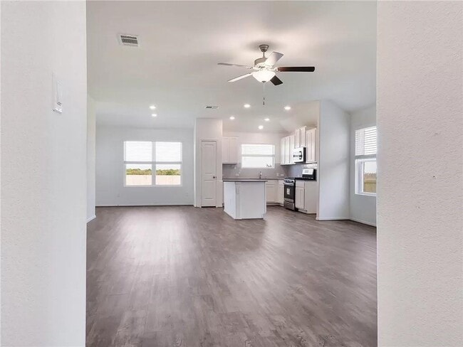 Photo - 112 Concho Brook Bnd