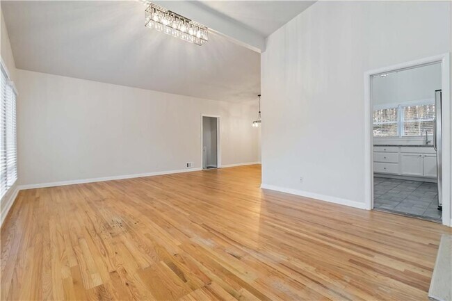 Photo - 3035 McLendon Cir NW