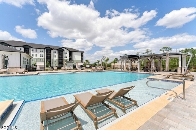 Building Photo - 10800 Colonial Gtwy Dr Unit C1