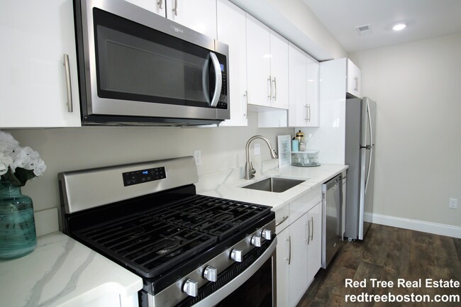 Photo - 59 Strathmore Rd Condo Unit 1