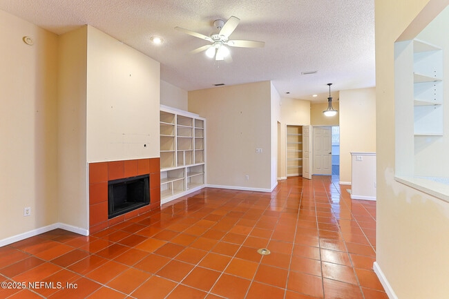 Photo - 1561 Stonebriar Rd