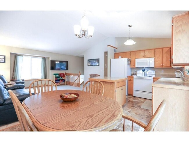 Photo - 11186 Woods Edge Ave