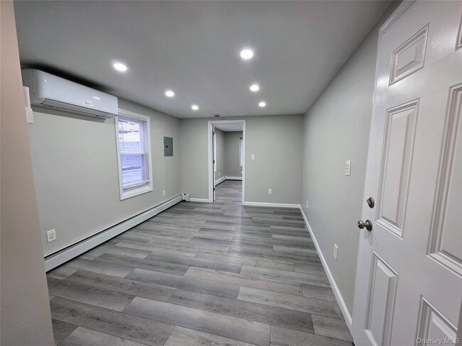 Photo - 269 Willis Ave Unidad North