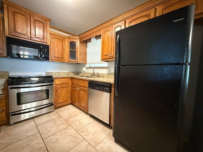 Photo - 9115 Oak Grove Ln