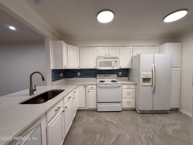 Photo - 1604 Arcadia Dr Unit 209
