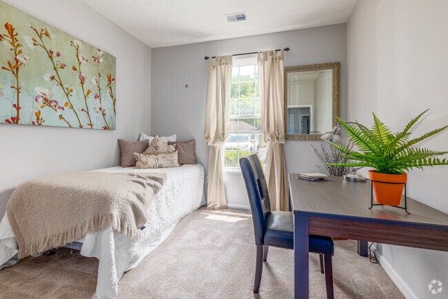 2BR, 2BA - 1,007SF - Bedroom