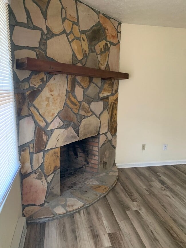 Photo - 138 Adams Ln