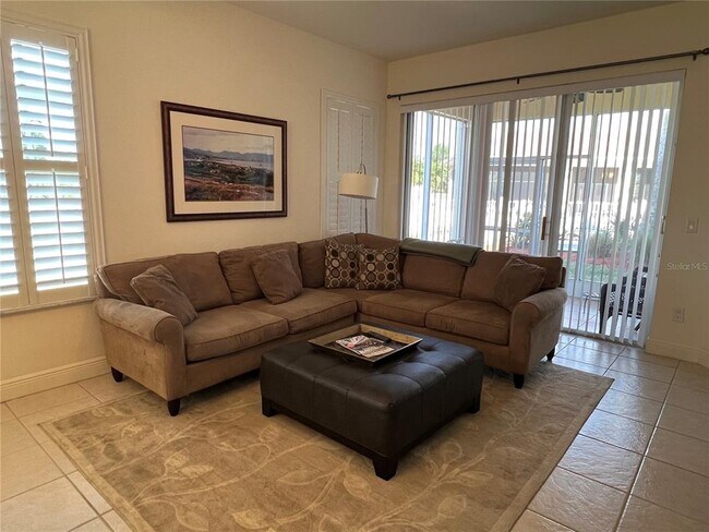 240 West End Dr Unit 611