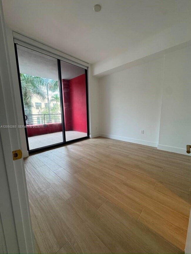 Photo - 90 NE 32nd St Unidad 210
