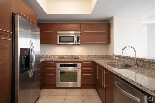 Building Photo - 2641 N Flamingo Rd Rental