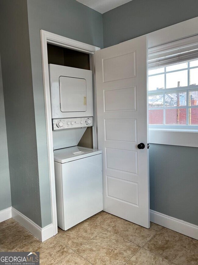 Photo - 128 W Jackson St