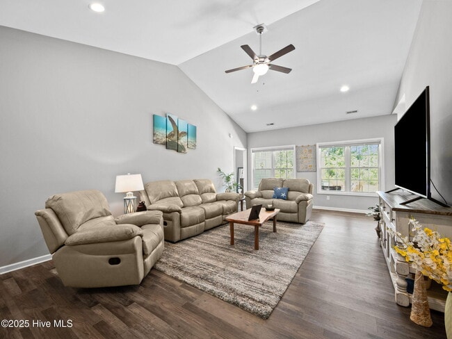 Photo - 512 Hazelwood Dr