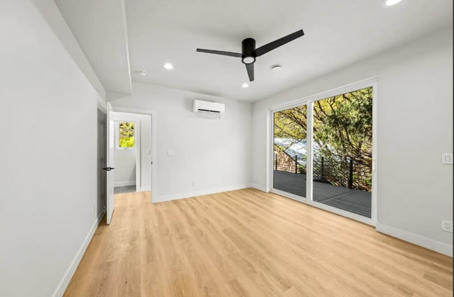 Photo - 235 Rosemary Ln