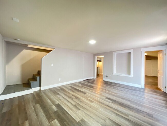 Building Photo - 1548 Lingo St Unit 3