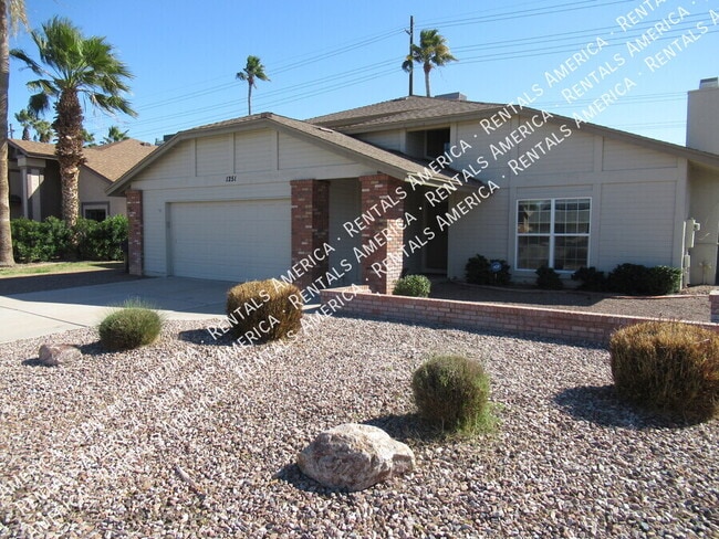 Photo - 1251 E Brentrup Dr House