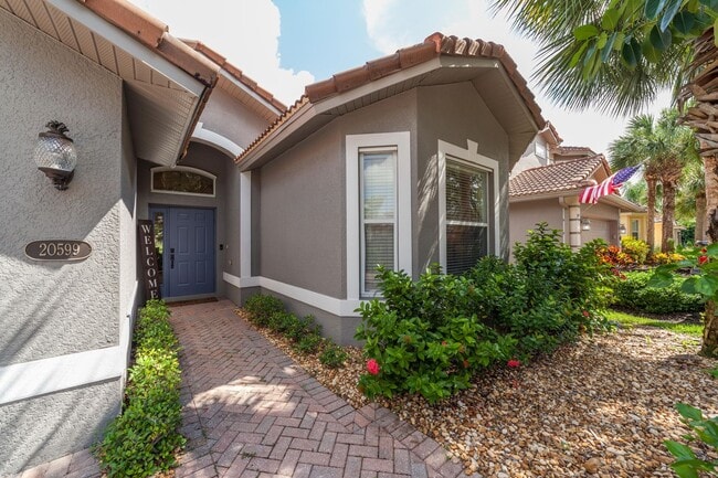 Photo - ANNUAL RENTAL - 3 BED + DEN / 2 BATH HOME ...