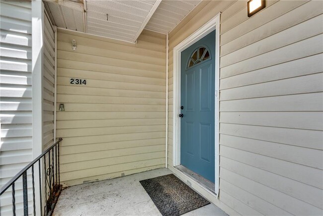 Photo - 2314 Woodside Way
