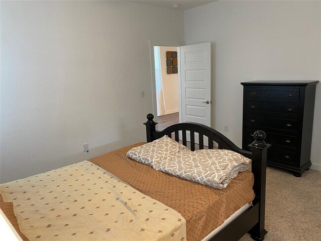 Photo - 117 Cupreata Ln