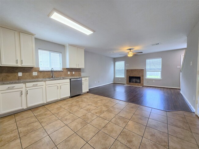 Photo - 1423 Stone Bluff Dr