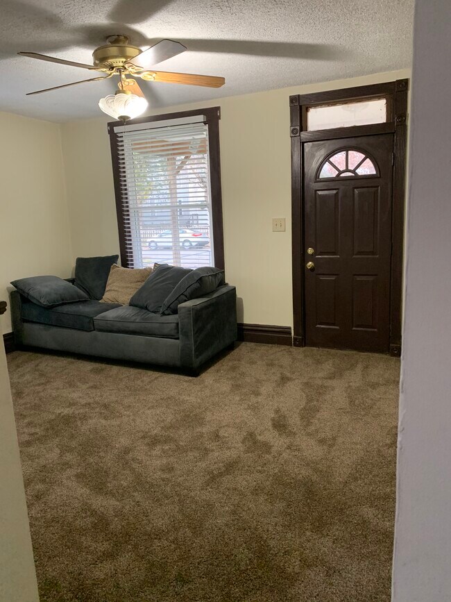 Photo - 135 E Duncan St