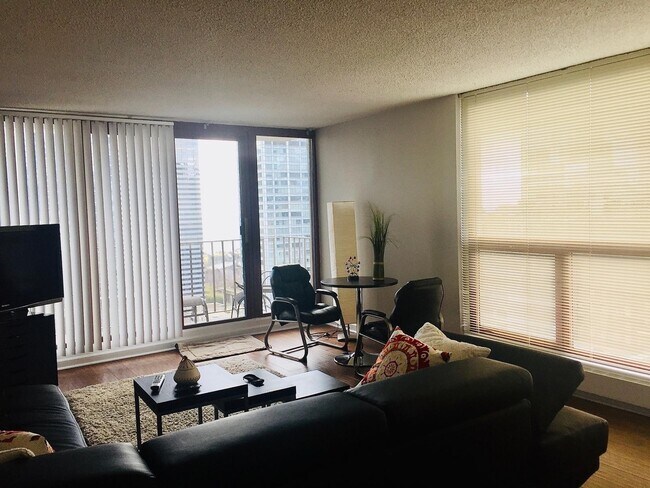 Photo - 200 N Dearborn St Unit 3203