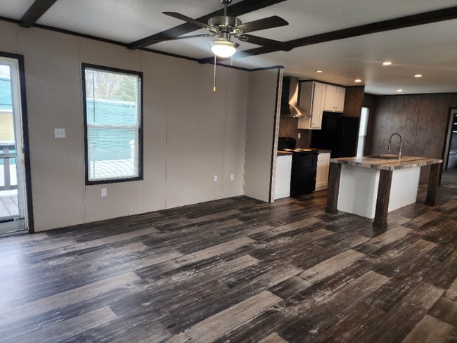 Photo - 1269 N Adkins Hill Rd