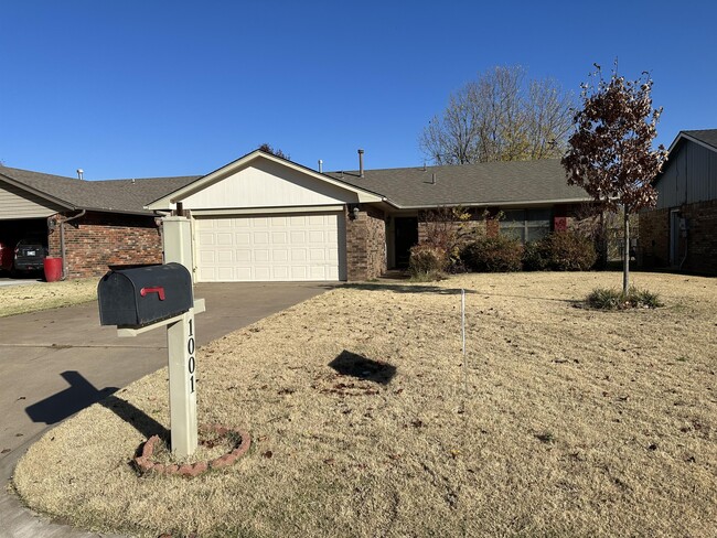 Building Photo - 1001 Westchester Dr Rental
