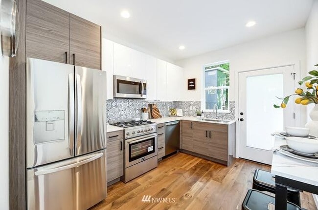 Photo - 3856 22nd Ave SW