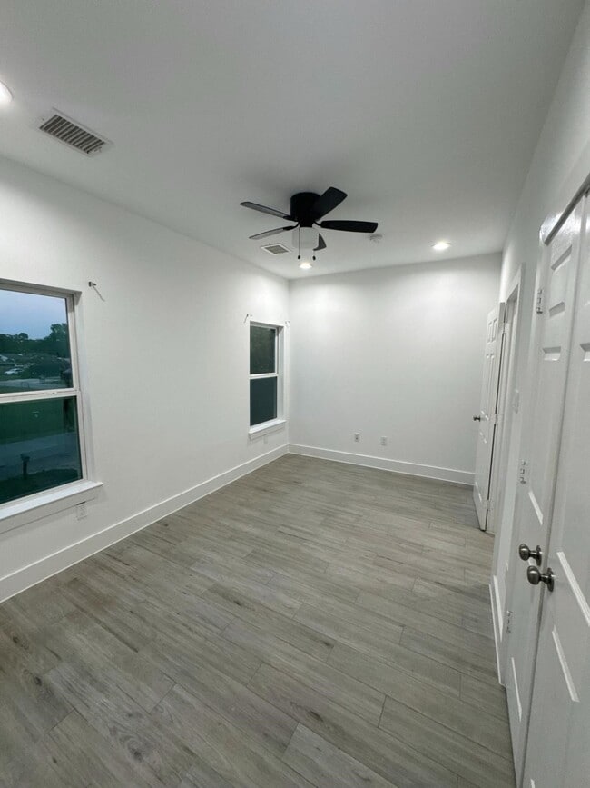 Building Photo - 8305 Prairie View Dr