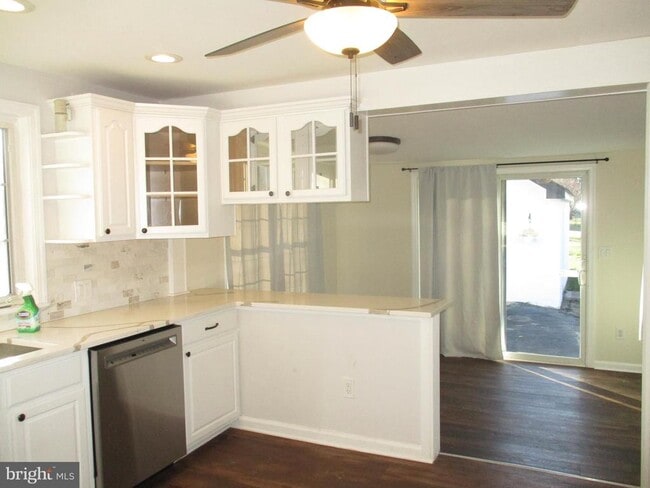 Photo - 121 Hoover Ave