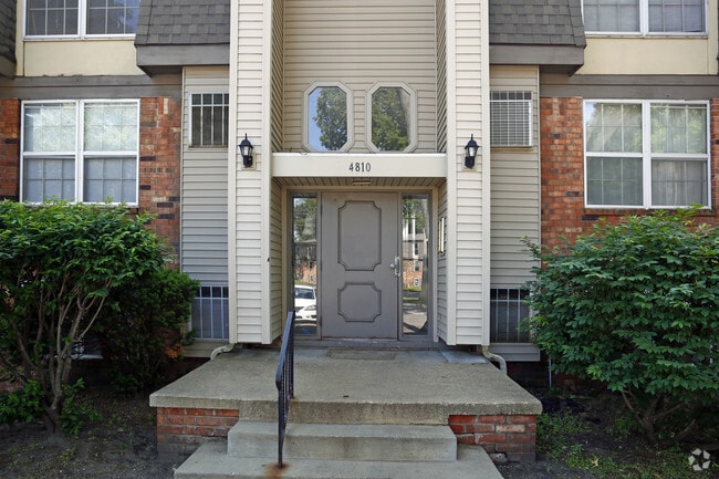 Building - Lourdes Commons