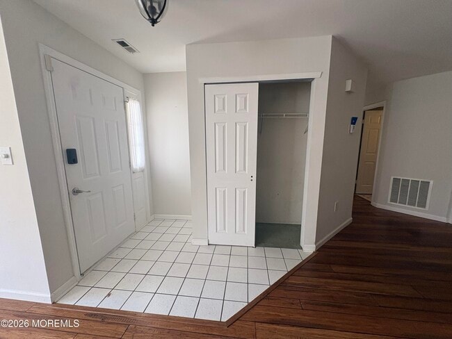 Photo - 103 Racquet Rd