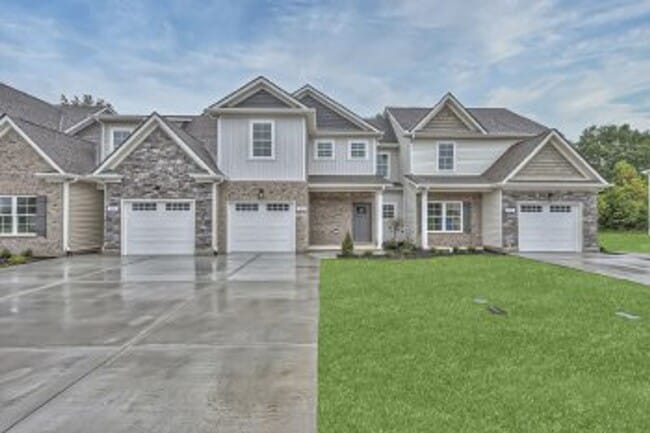 Photo - Beautiful LIKE NEW 3 Bed 2.5 Bath Townhome in Manchester!