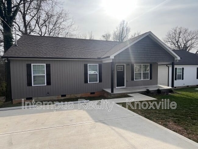 Photo - 355 W Outer Dr