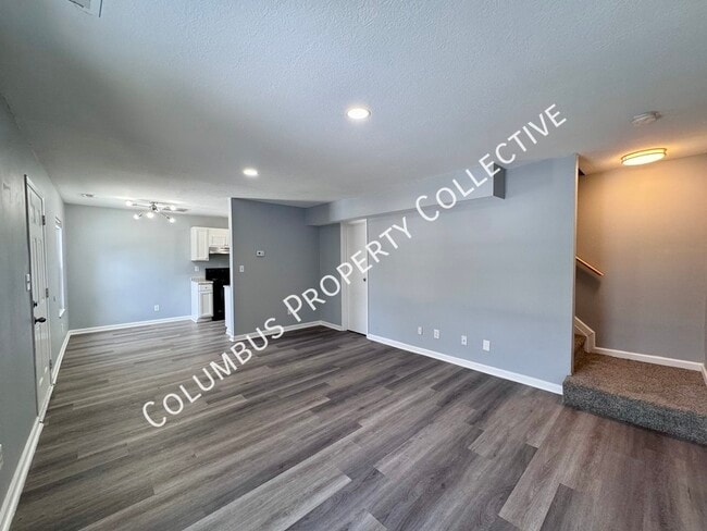 Photo - 3285 E Mound St