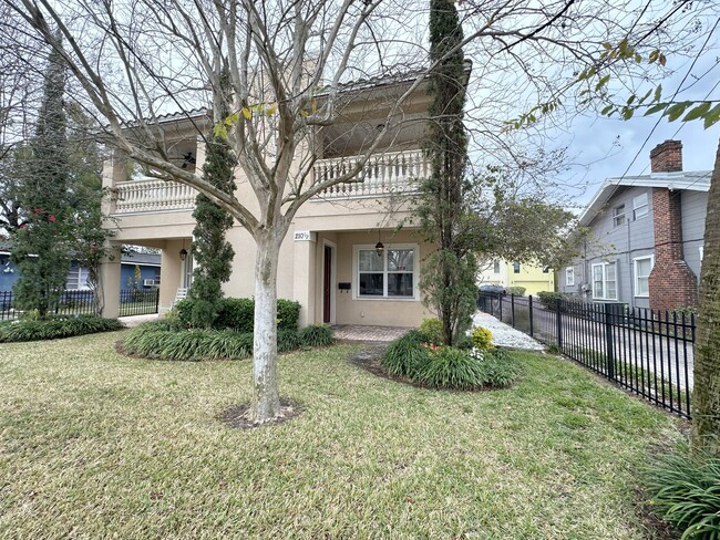 Spacious 2 story 2BR/2.5BA two story in th... - Spacious 2 story 2BR/2.5BA two story in th... Townhome