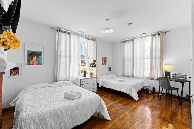 Photo - 854 N High St Unit F