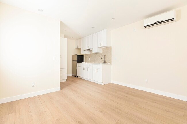 Photo - 10545 Leolang Ave