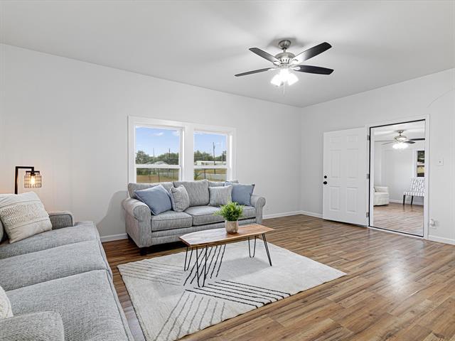 Photo - 611 Cherry St